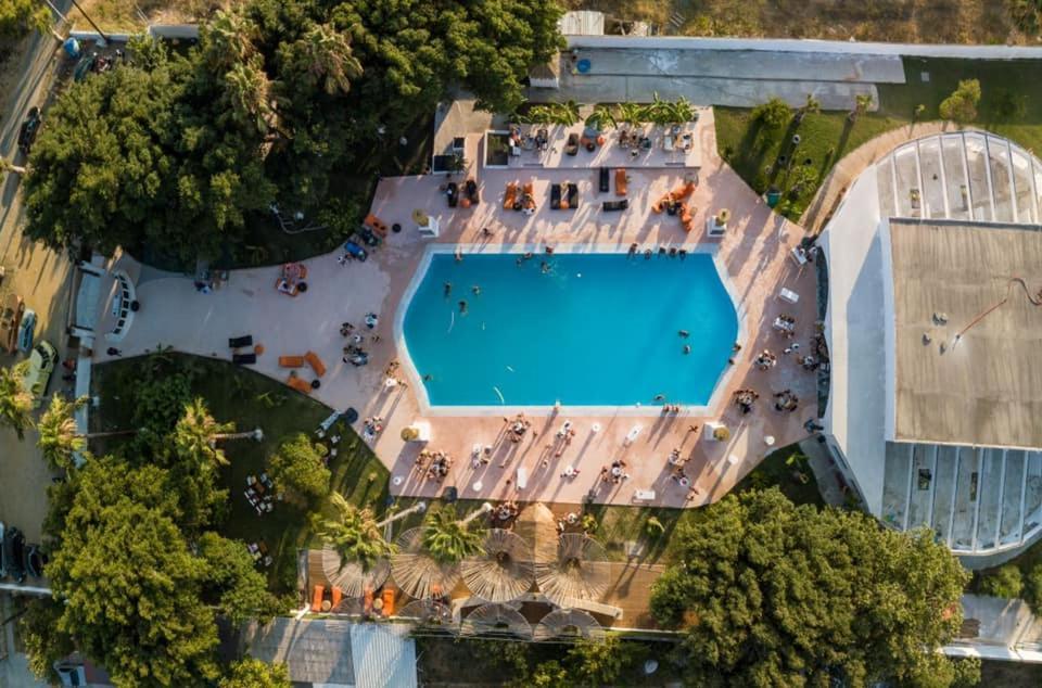 Black Amber Boutique Hotel Лампі Екстер'єр фото
